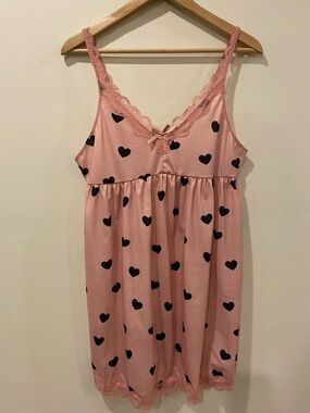 Lace trim pink nightie with hearts